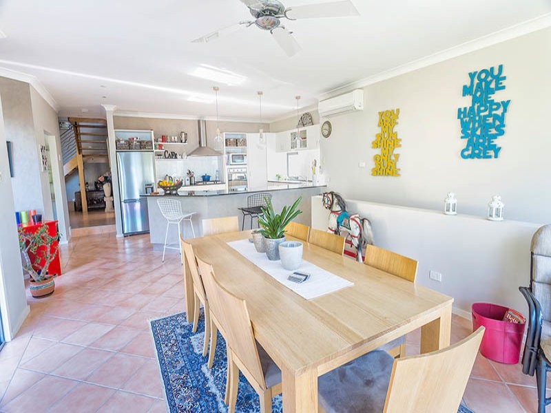 12a Macquarie Street, Bolton Point NSW 2283