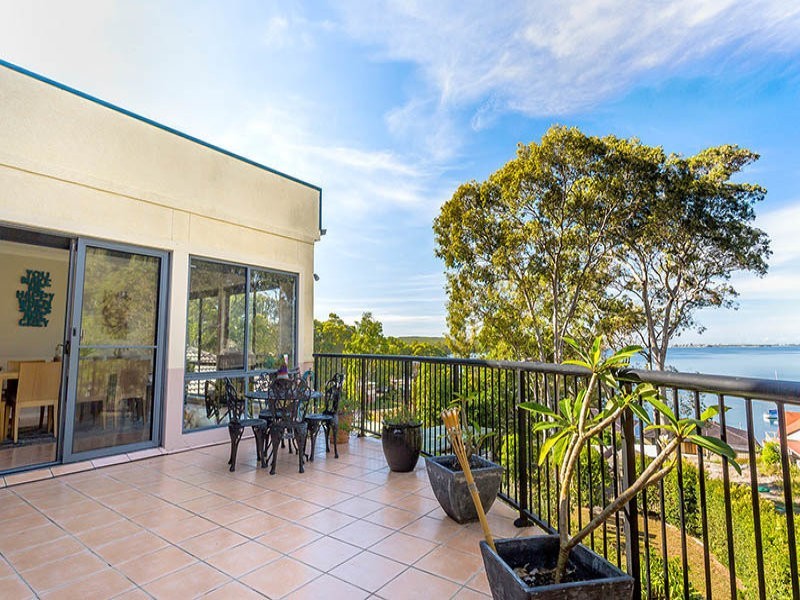 12a Macquarie Street, Bolton Point NSW 2283