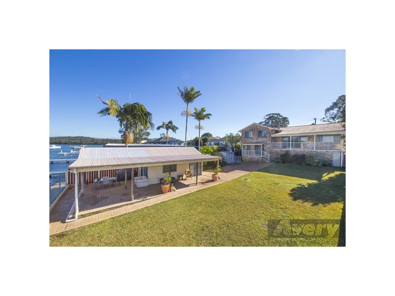 24 Edward Street, Fennell Bay NSW 2283