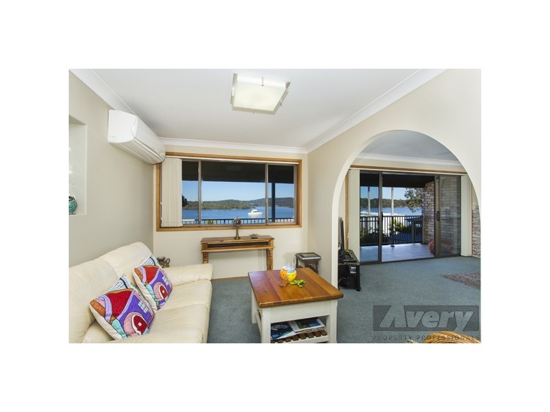 24 Edward Street, Fennell Bay NSW 2283