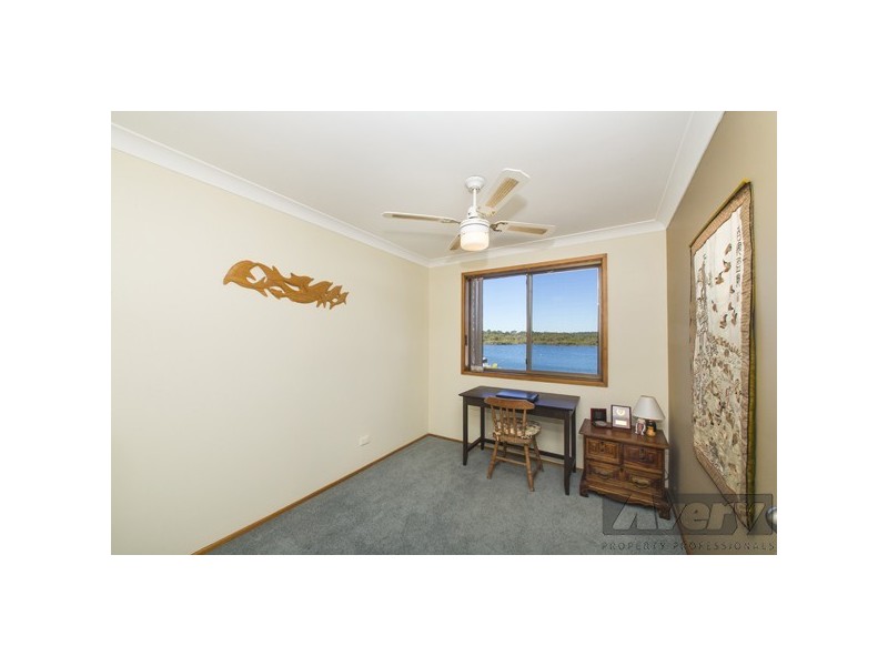 24 Edward Street, Fennell Bay NSW 2283