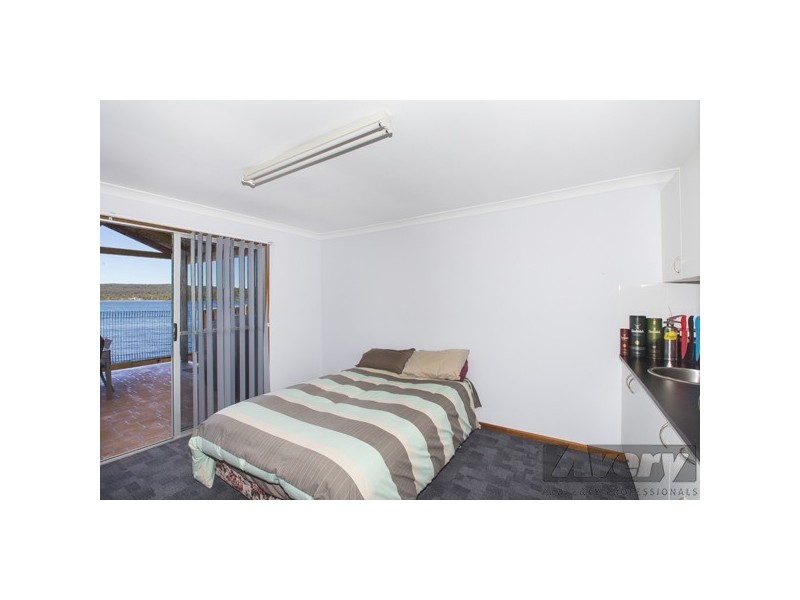24 Edward Street, Fennell Bay NSW 2283