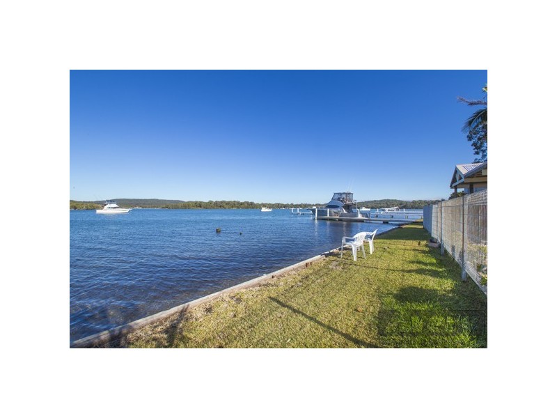 24 Edward Street, Fennell Bay NSW 2283