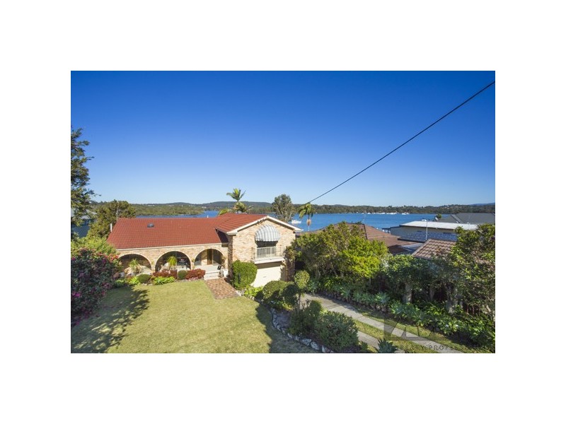 24 Edward Street, Fennell Bay NSW 2283