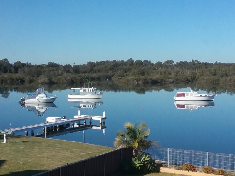 24 Edward Street, Fennell Bay NSW 2283