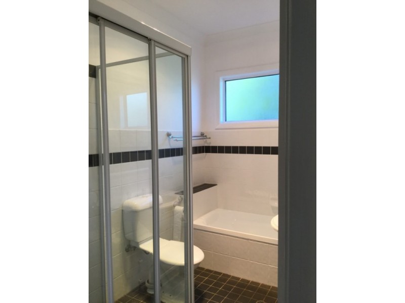 77 Bay Road, Bolton Point NSW 2283