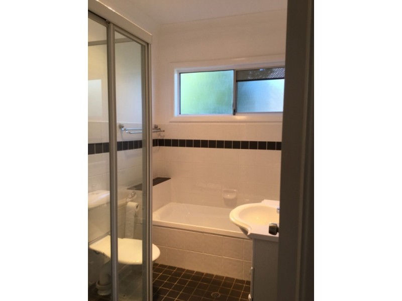 77 Bay Road, Bolton Point NSW 2283