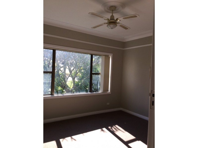 77 Bay Road, Bolton Point NSW 2283