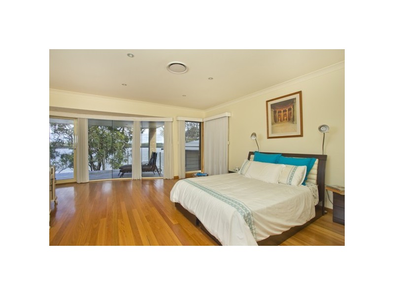 57 Coal Point Road, Coal Point NSW 2283