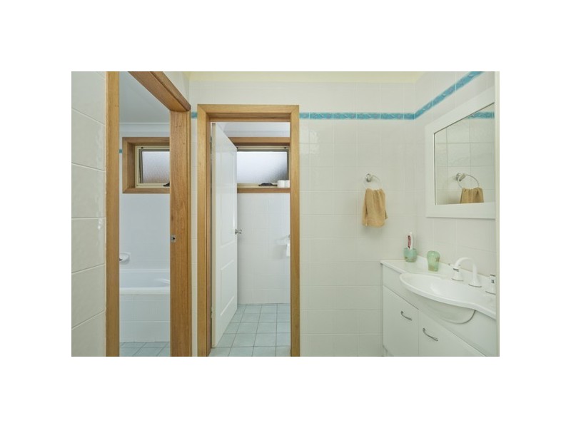 57 Coal Point Road, Coal Point NSW 2283