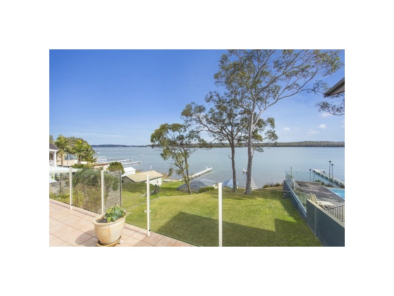 57 Coal Point Road, Coal Point NSW 2283