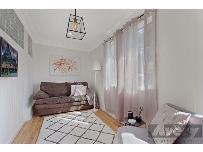 102 Fishing Point Road, Fishing Point NSW 2283