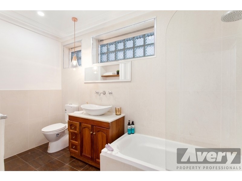 102 Fishing Point Road, Fishing Point NSW 2283