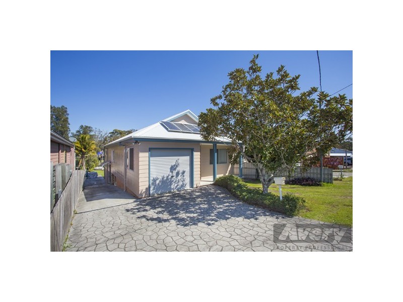 56 Macquarie Road, Fennell Bay NSW 2283