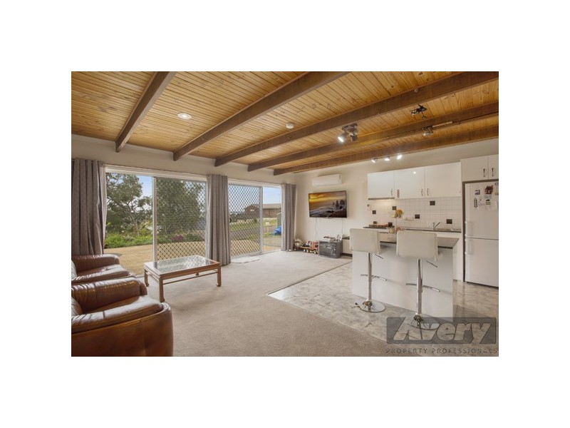 22 Sunlight Parade, Fishing Point NSW 2283