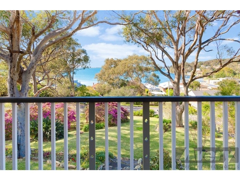 9 Ambrose Street, Carey Bay NSW 2283