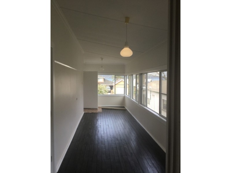5 Moore Street, Toronto NSW 2283