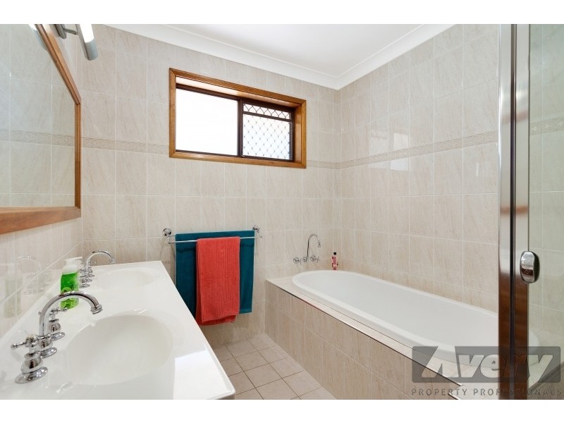 11 Tallarook Close, Toronto NSW 2283