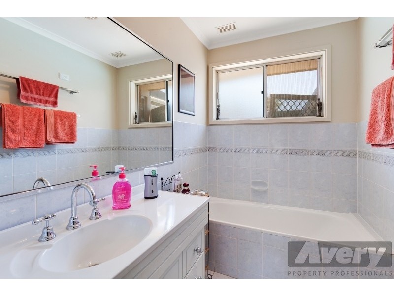 4 Avery Close, Kilaben Bay NSW 2283