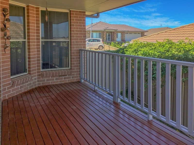 15 Woodbridge Drive, Cameron Park NSW 2285