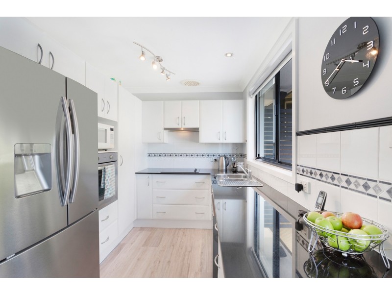 7 Noorumba Close, Carey Bay NSW 2283