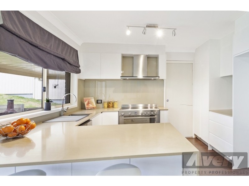 6 Burrawang Boulevarde, Toronto NSW 2283