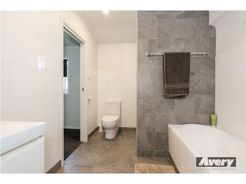 12 Bell Street, Booragul NSW 2284