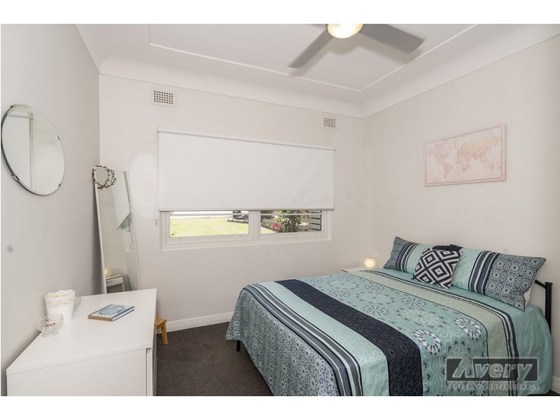 12 Bell Street, Booragul NSW 2284