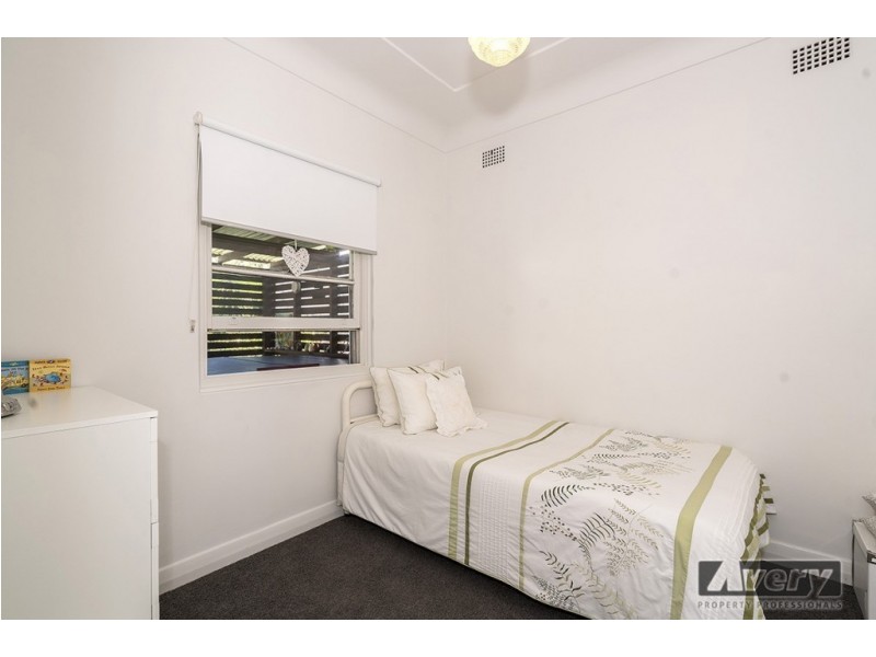 12 Bell Street, Booragul NSW 2284