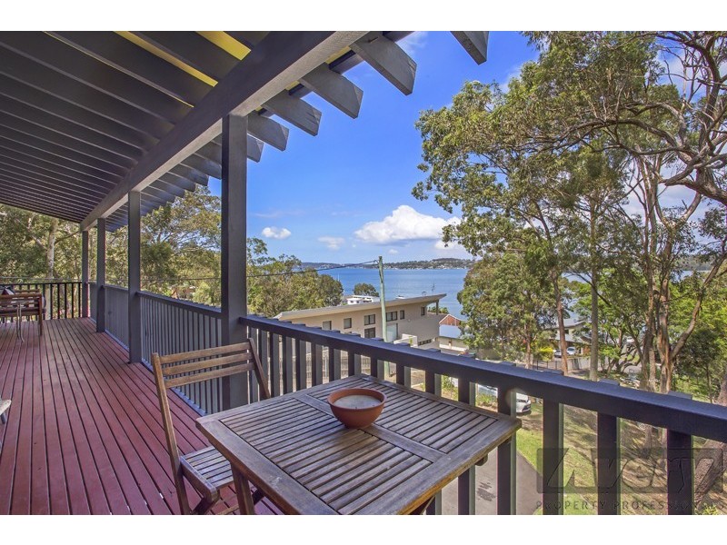 49 Coal Point Road, Coal Point NSW 2283