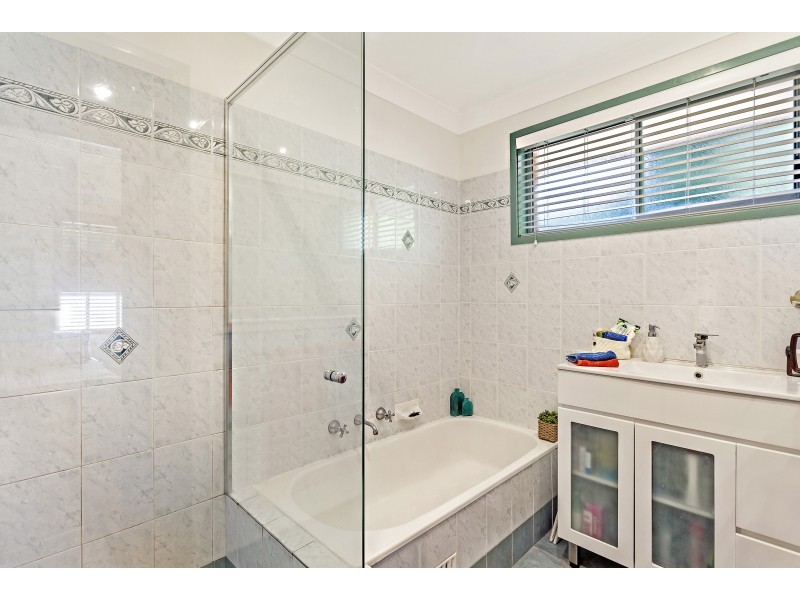 184-186 Coal Point Road, Coal Point NSW 2283