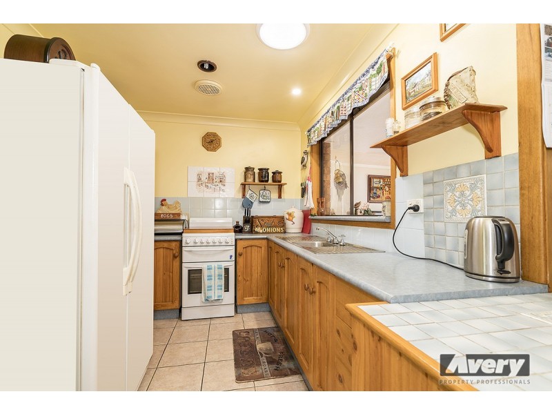 6 Vim Close, Woodrising NSW 2284