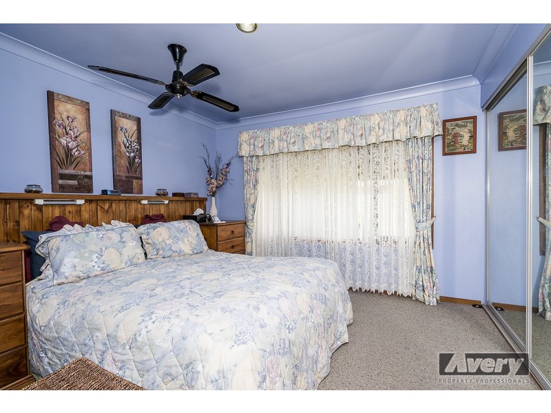 6 Vim Close, Woodrising NSW 2284