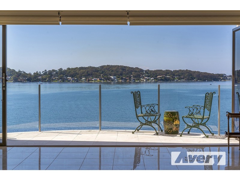 12 The Circlet, Rathmines NSW 2283