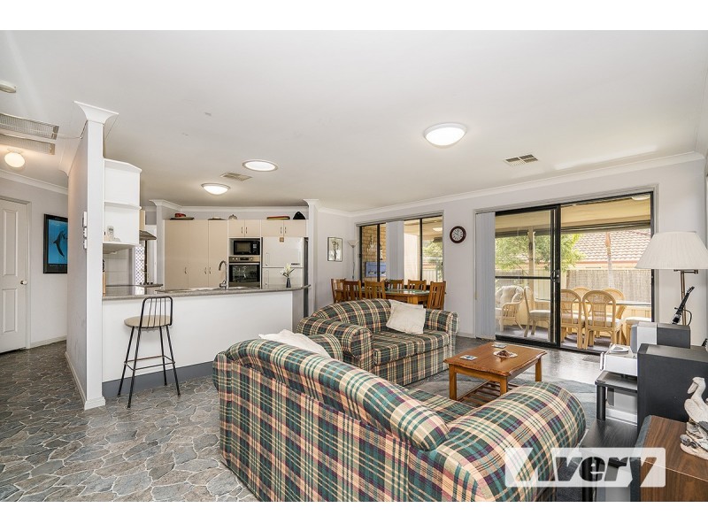 28 Oakhampton Court, Toronto NSW 2283