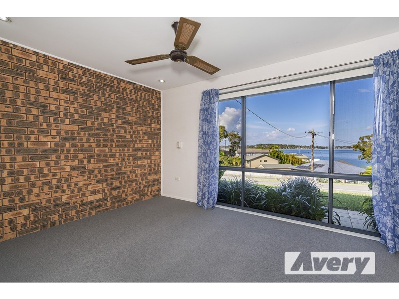 75 Sealand Road, Fishing Point NSW 2283