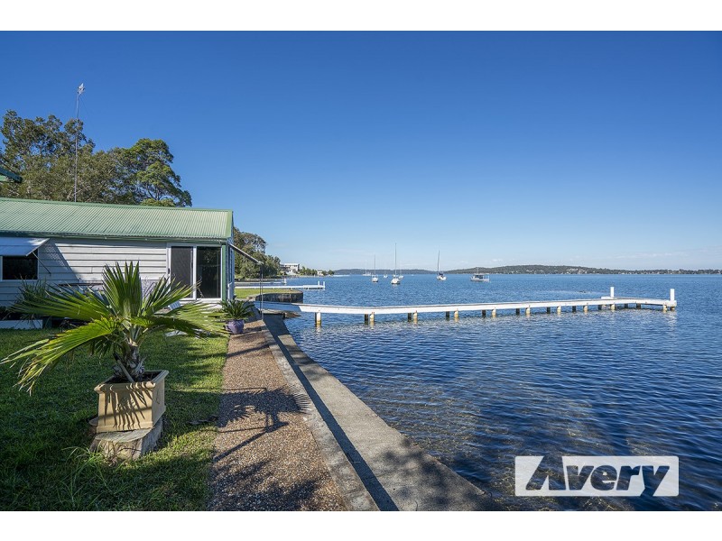 355 Coal Point Road, Coal Point NSW 2283