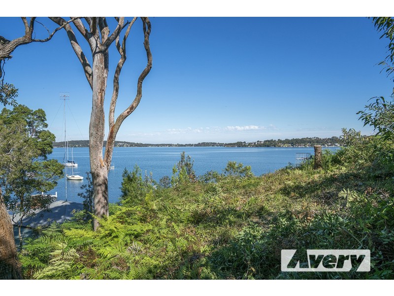 355 Coal Point Road, Coal Point NSW 2283