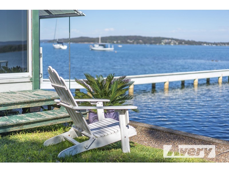 355 Coal Point Road, Coal Point NSW 2283