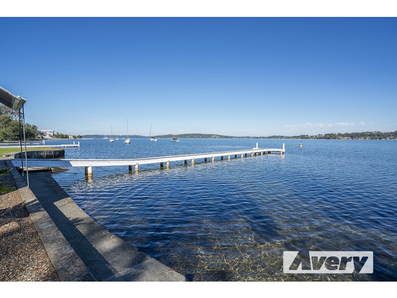355 Coal Point Road, Coal Point NSW 2283