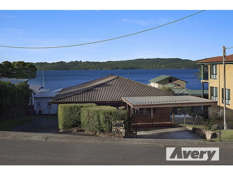14 Skye Point Road, Coal Point NSW 2283