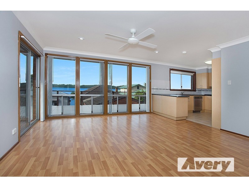 14 Skye Point Road, Coal Point NSW 2283