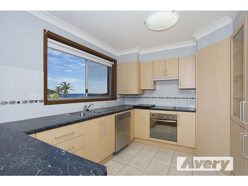 14 Skye Point Road, Coal Point NSW 2283