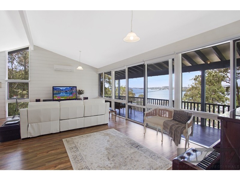 49 Coal Point Road, Coal Point NSW 2283