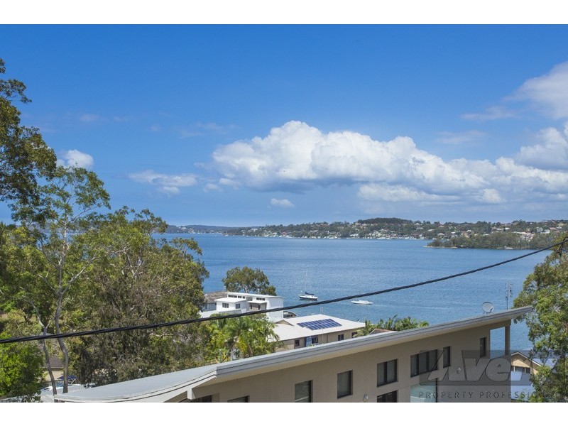 49 Coal Point Road, Coal Point NSW 2283