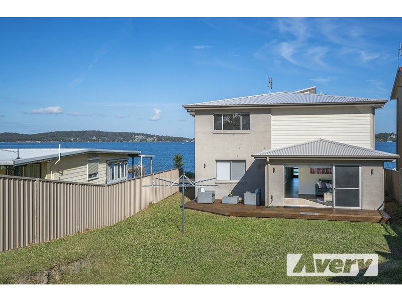 39 Grant Road, Coal Point NSW 2283