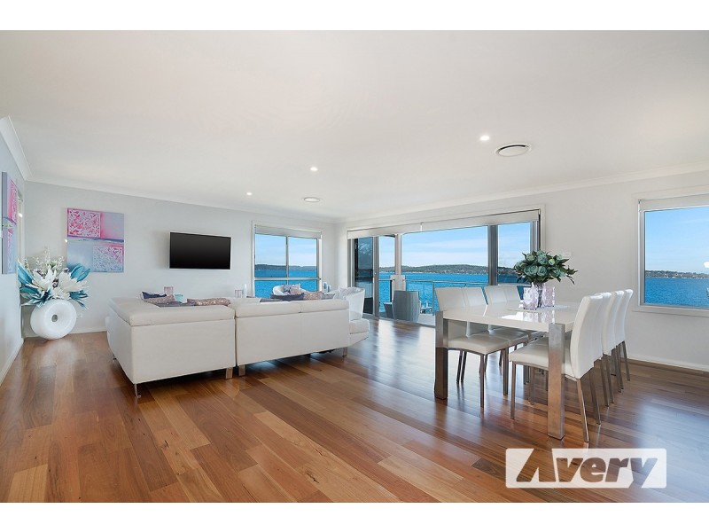 39 Grant Road, Coal Point NSW 2283