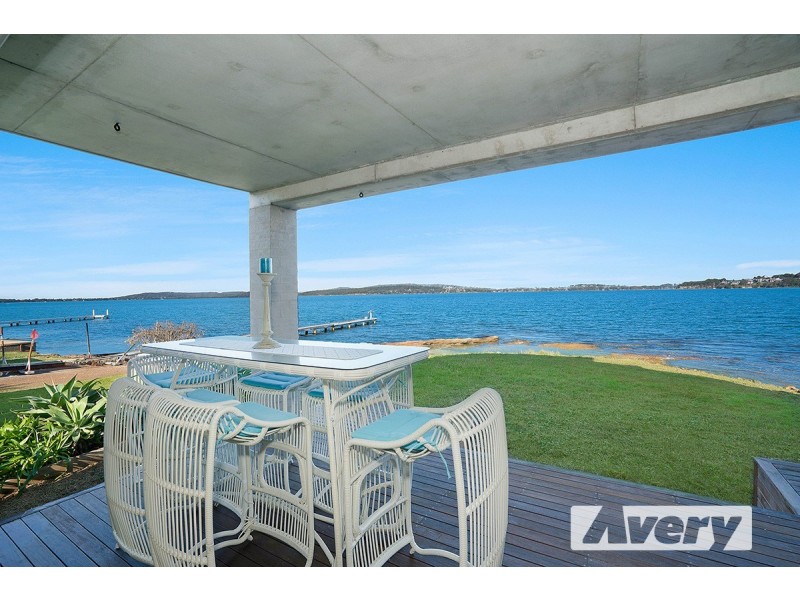 39 Grant Road, Coal Point NSW 2283