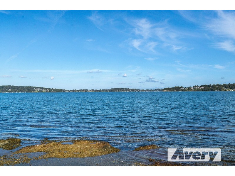 39 Grant Road, Coal Point NSW 2283