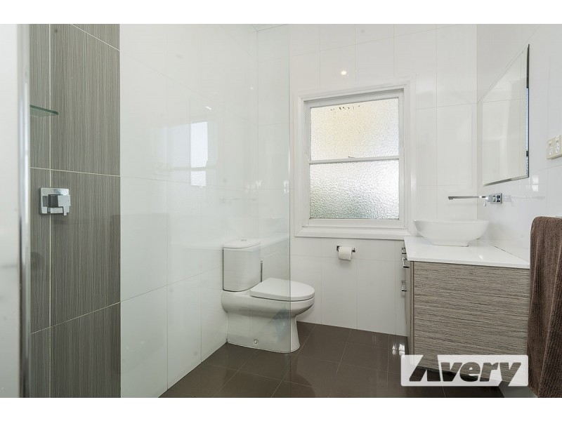 1 Bolton Point Road, Bolton Point NSW 2283